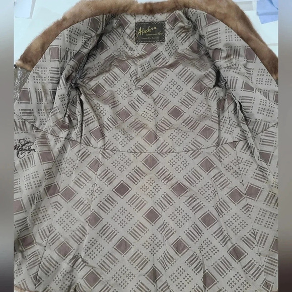 Vintage Alaskan Custom Built Furs KC, MO Genuine Fur Coat Belted 36" Chest - Picture 9 of 16